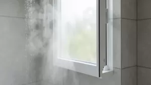 Okno pod prysznicem